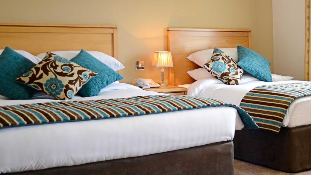 Cill Aodain Court Hotel Kiltimagh Habitación foto
